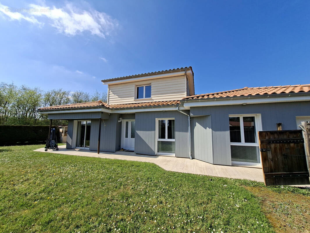 Maison à LA BOISSE