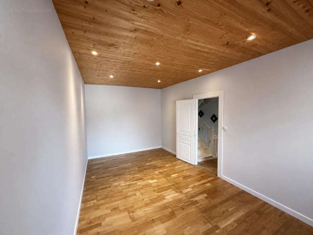 Maison de 4 pièces de 95 m² à Plussulien - photo 9