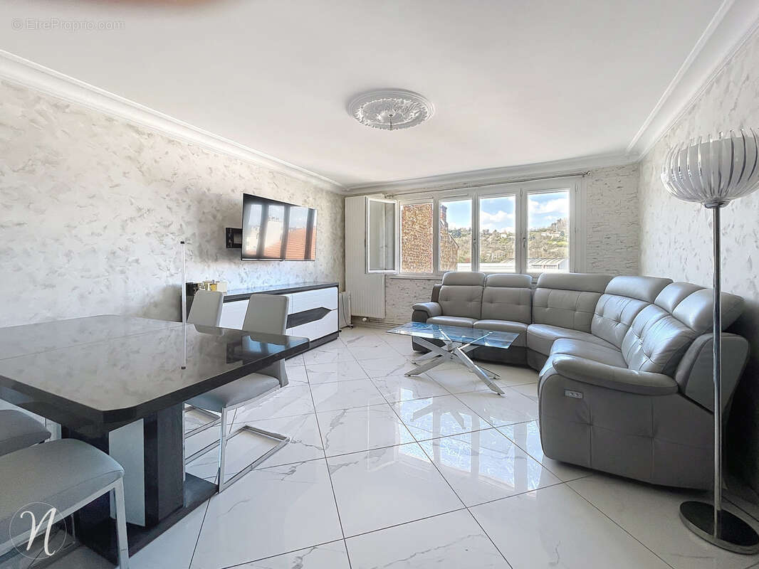 Appartement à SAINT-ETIENNE