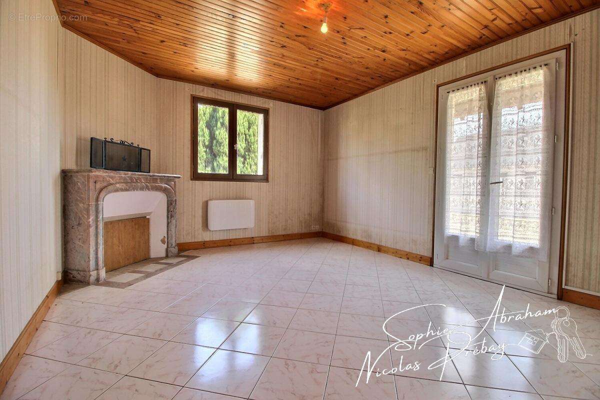Maison en pierres, granges attenante et dépendances, terrain - photo 4