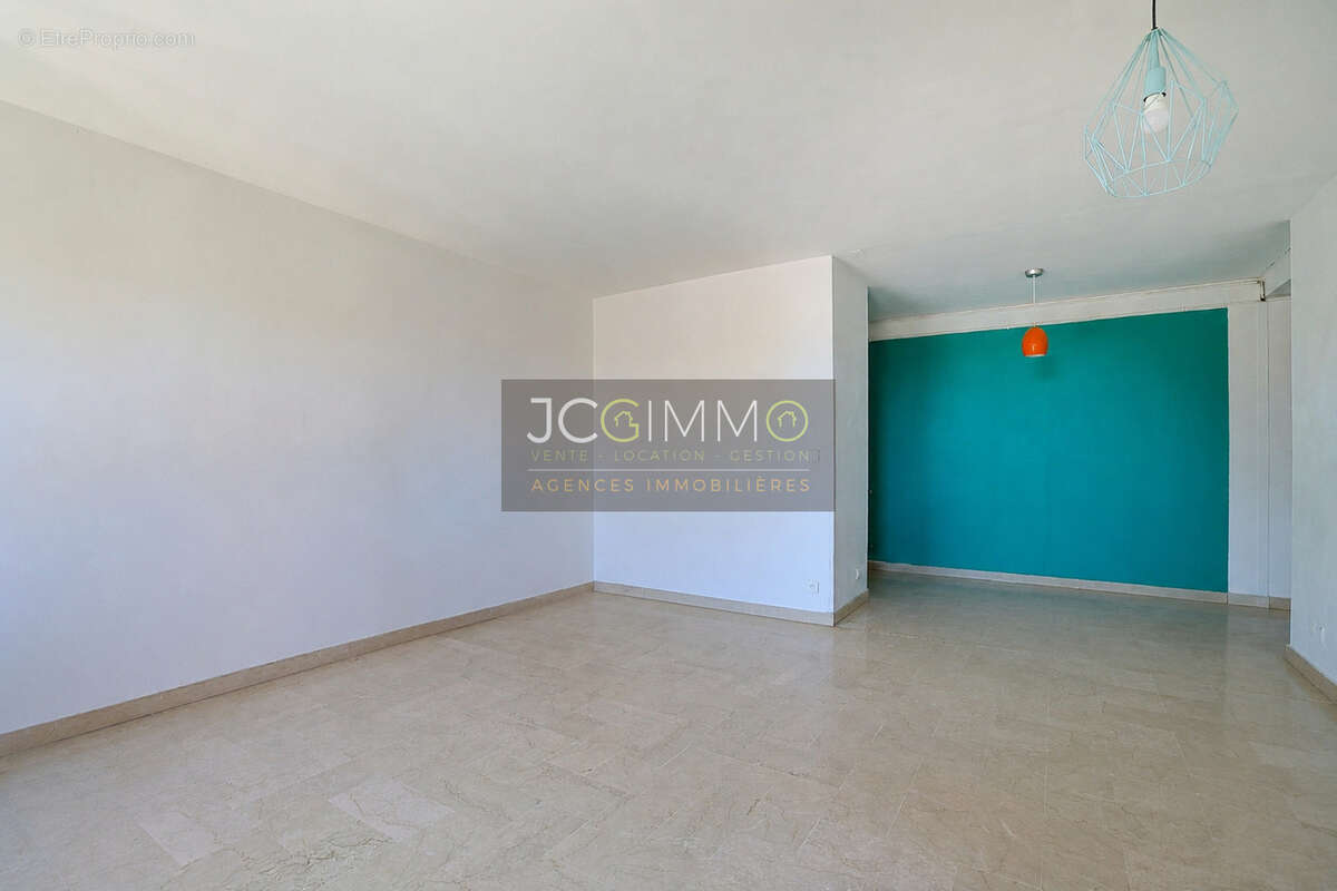 Appartement à HYERES