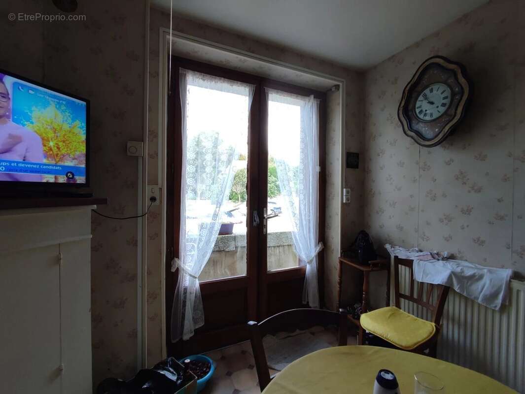 Maison de bourg à fort potentiel - centre de Piegut - photo 5