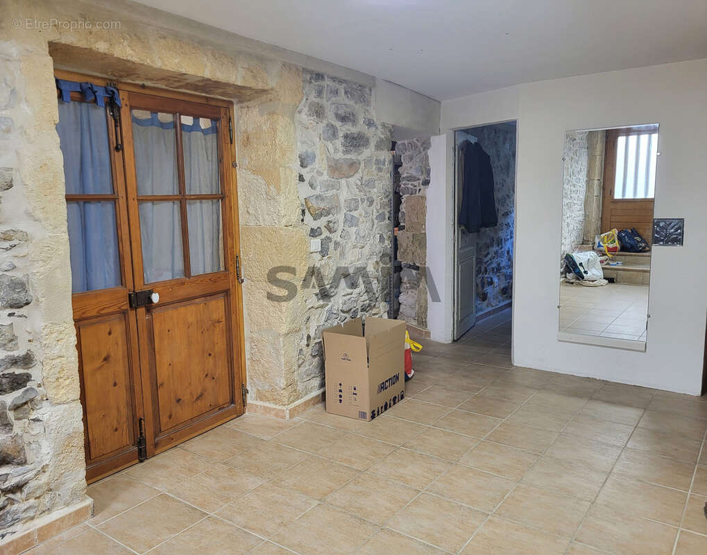 Maison à CLARENSAC