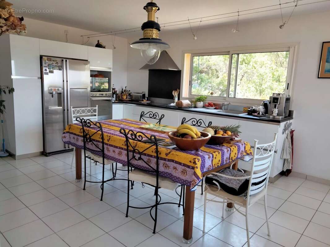 Maison à SAINT-MAXIMIN-LA-SAINTE-BAUME