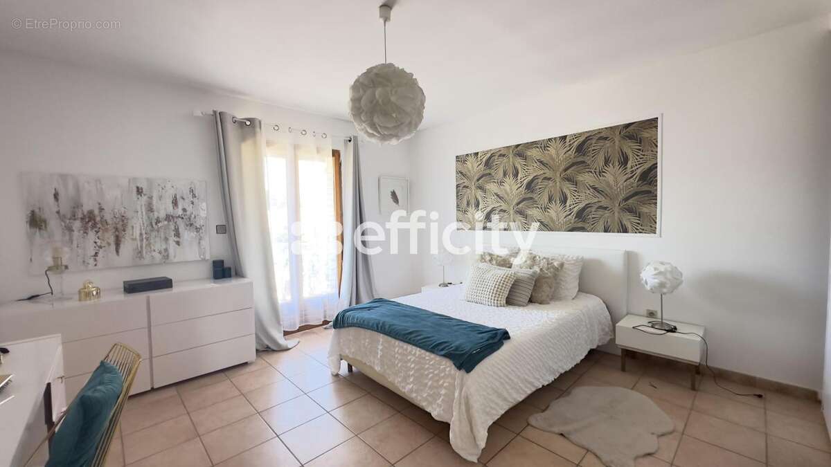 Maison à PONT-SAINT-ESPRIT