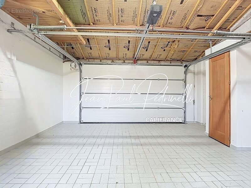 Maison à SAINT-GENIS-LAVAL