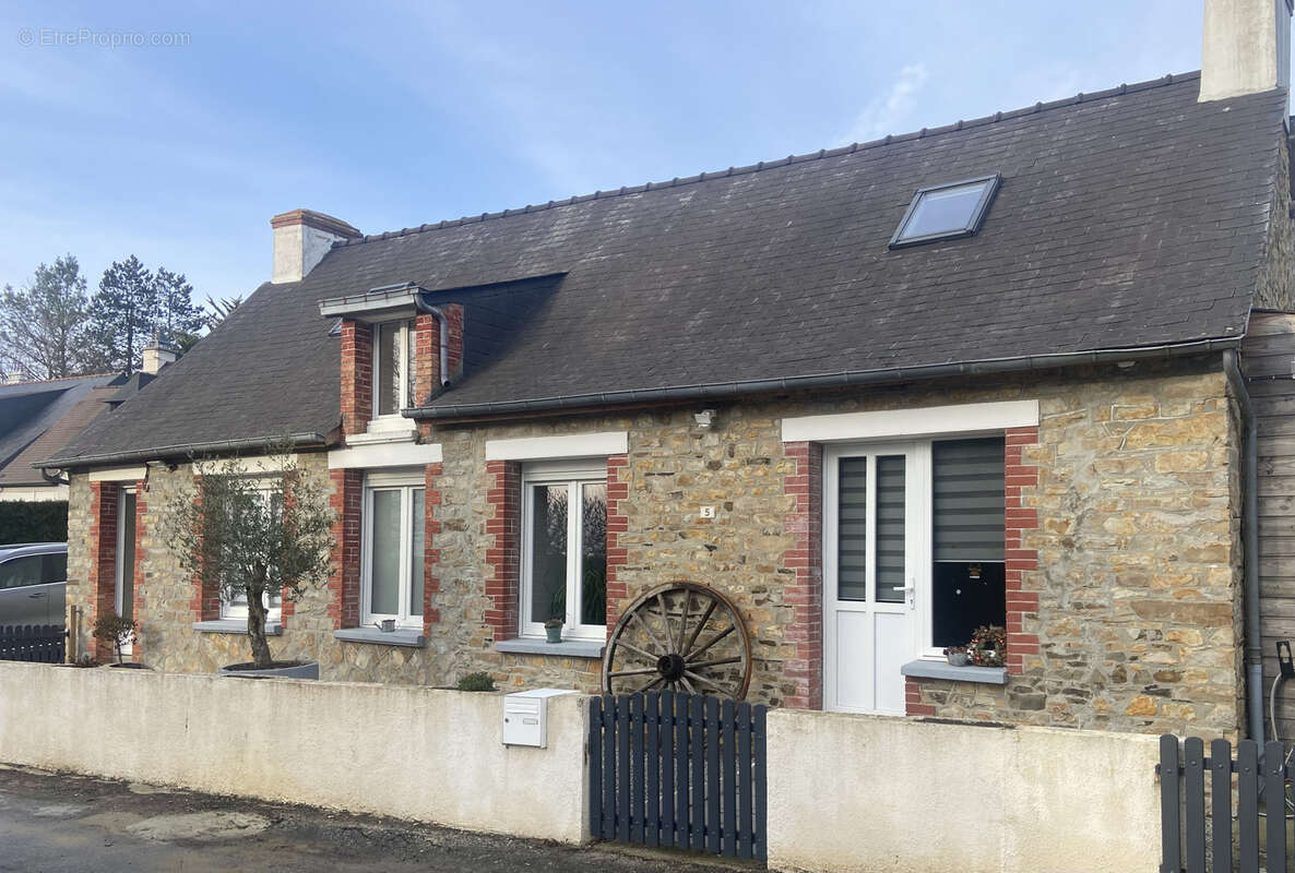 Maison à JANZE