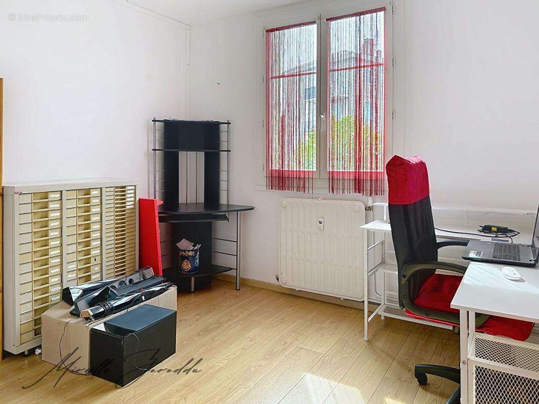 NIMES Appartement   3 pièces 64 m²  avec garage, loggia et cave - photo 5