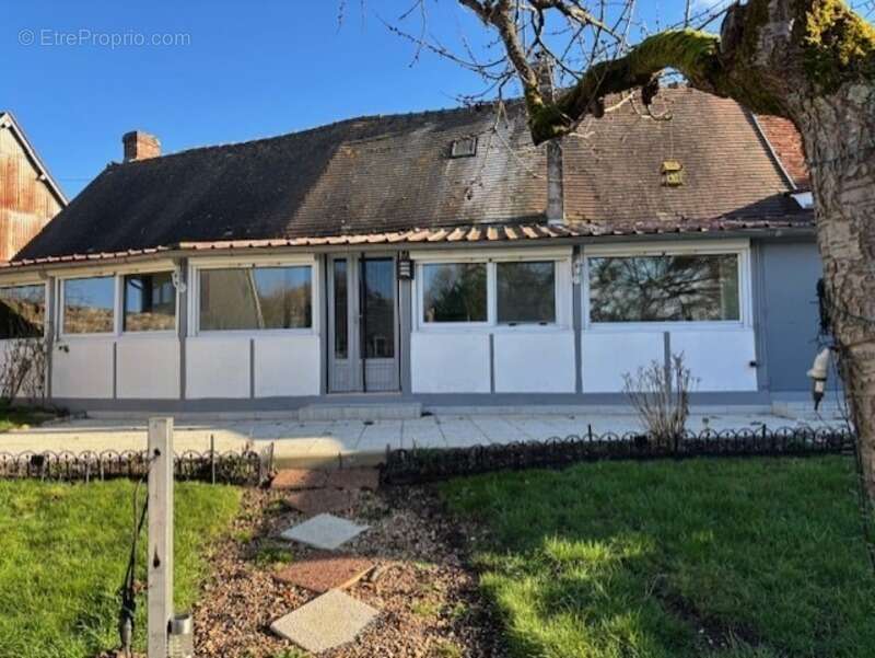 Maison à DAMVILLE