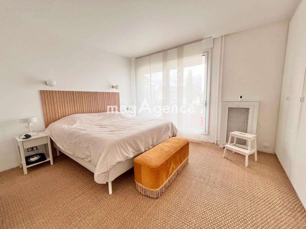 Appartement à MAREIL-MARLY