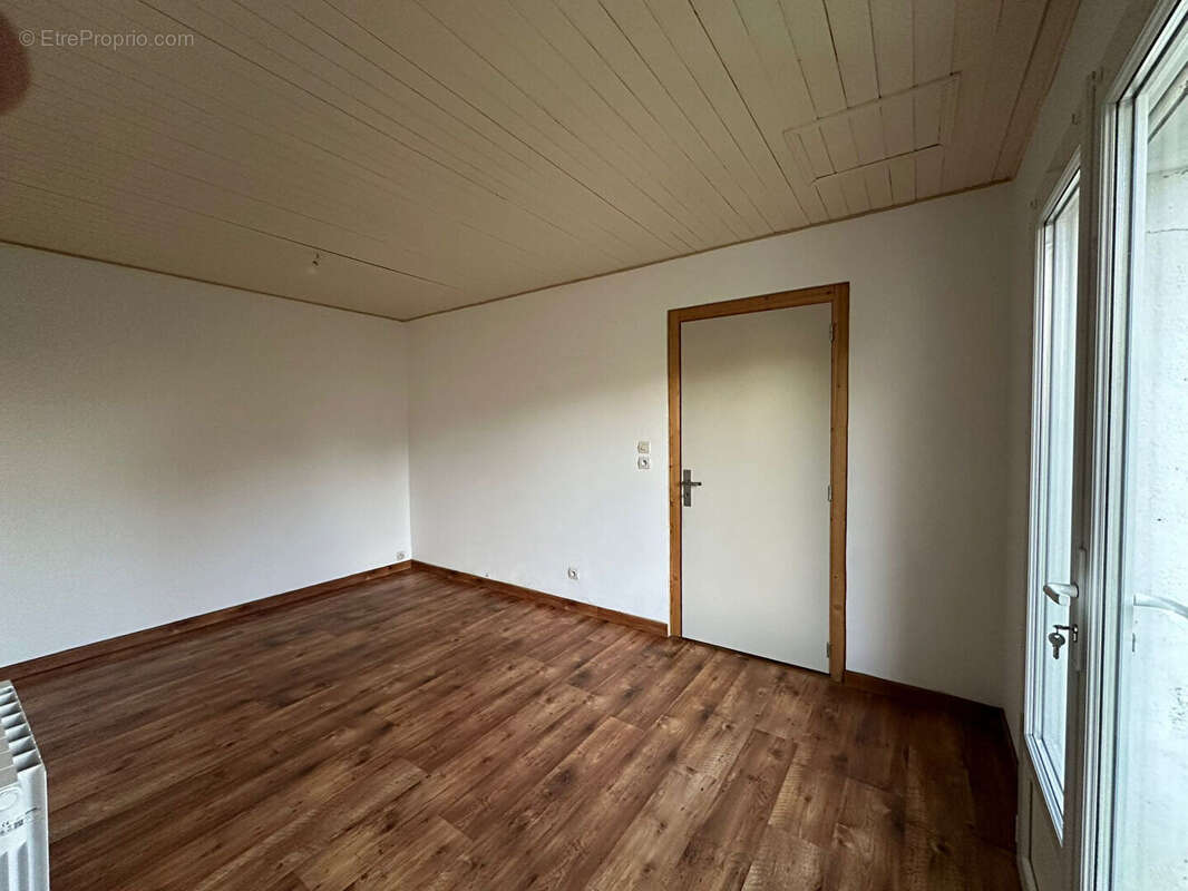 Maison à COMMEQUIERS