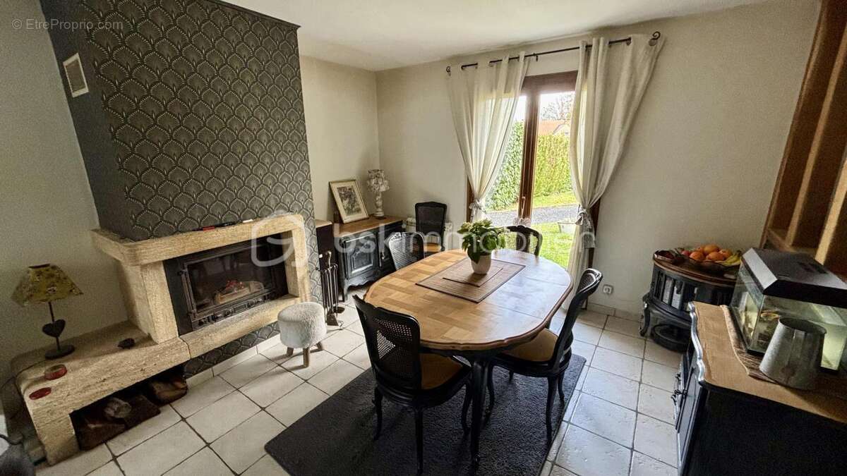 Maison à LARCHANT