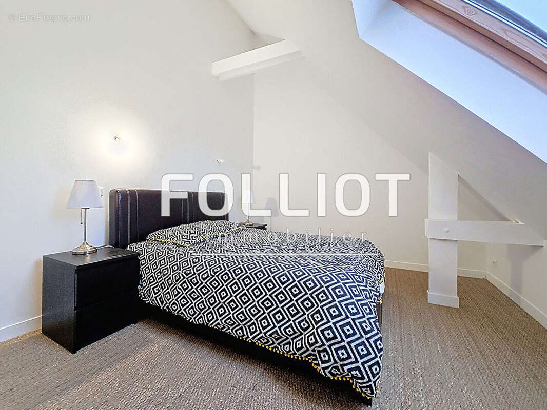 Maison T10 (260m²) à vendre à SAINT MARTIN DE BREHAL 50290 - photo 11
