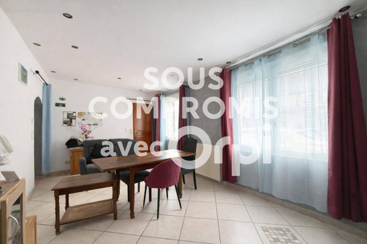 Appartement à FROGES