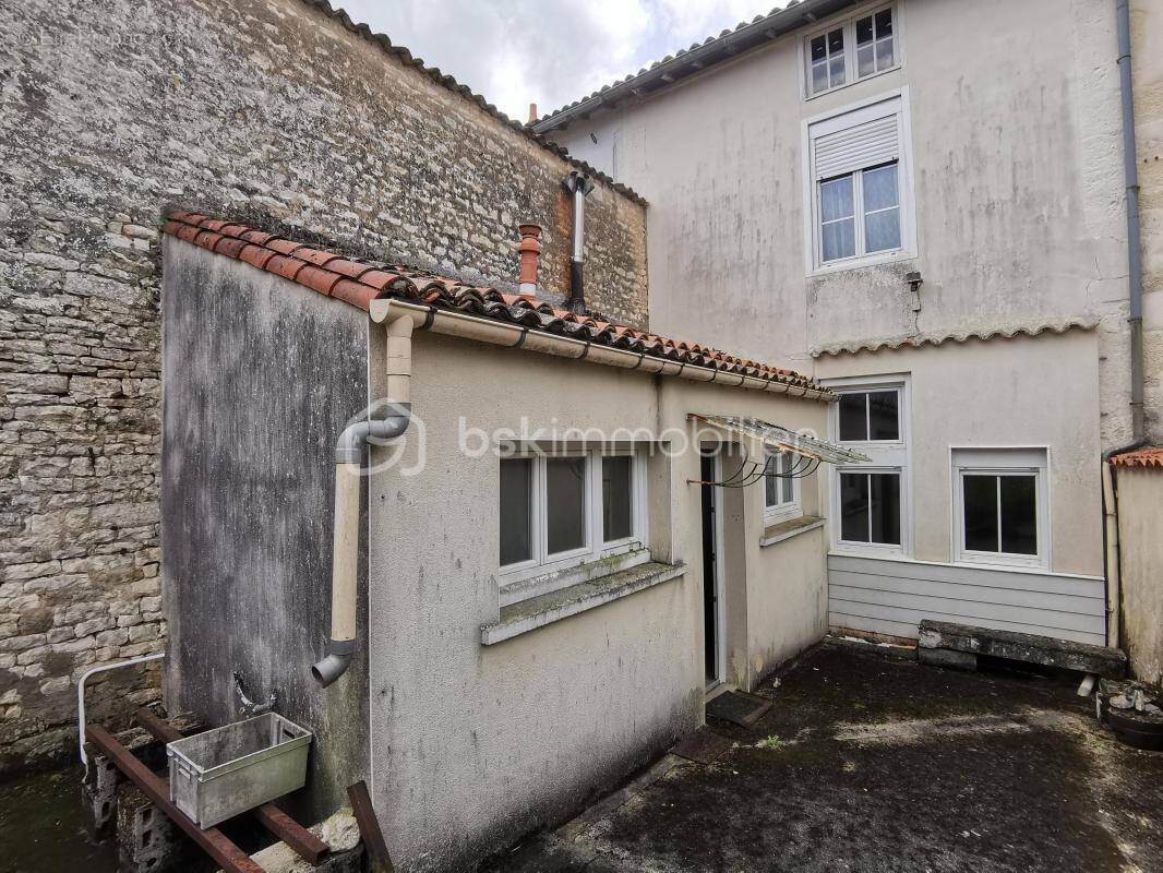 Maison à SAUZE-VAUSSAIS