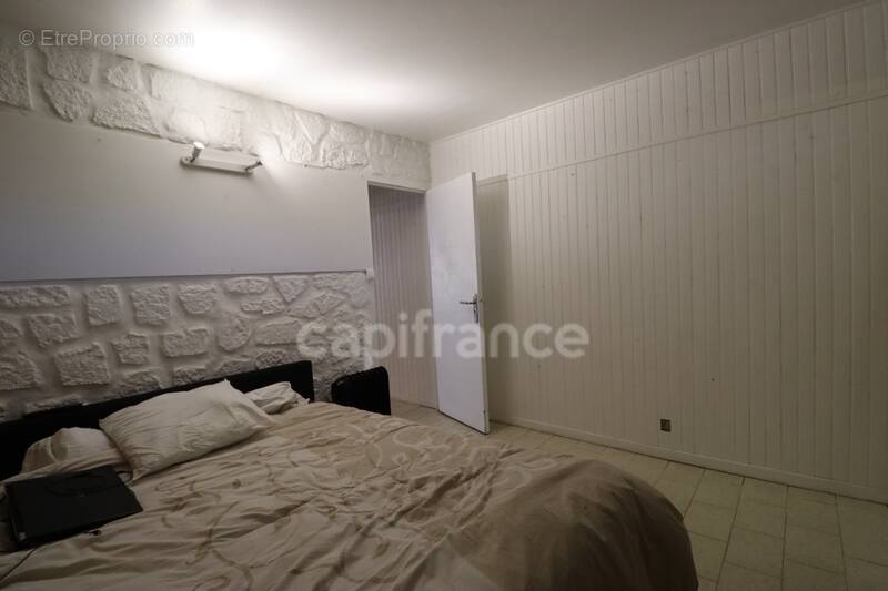 Commerce à LA GRANDE-MOTTE