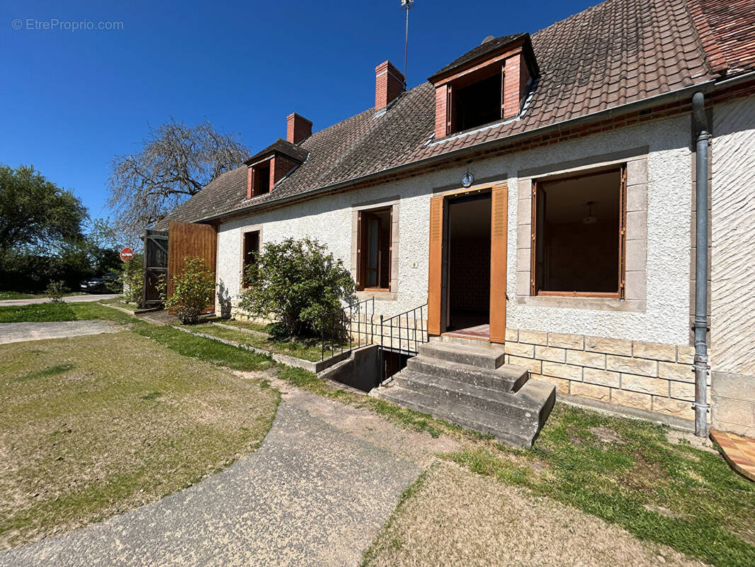 Maison à LOUROUX-BOURBONNAIS