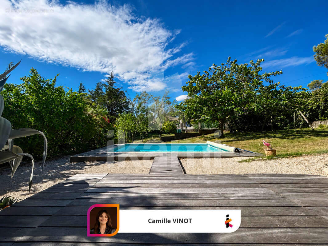 Magnifique propriété d'environ 2 100 m2 avec piscine et maison 7 pièces à Rompon - photo 2