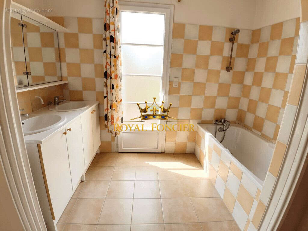 Maison 155 m² à Yzeures-Sur-Creuse  - photo 8