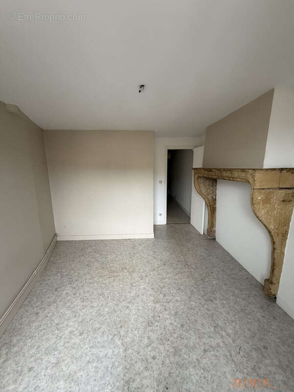 Appartement à L'ARBRESLE