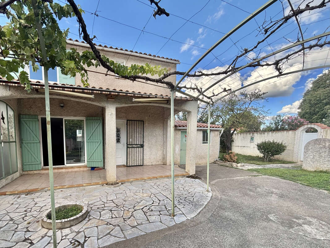 Maison à SAINT-MARTIN-DE-CRAU