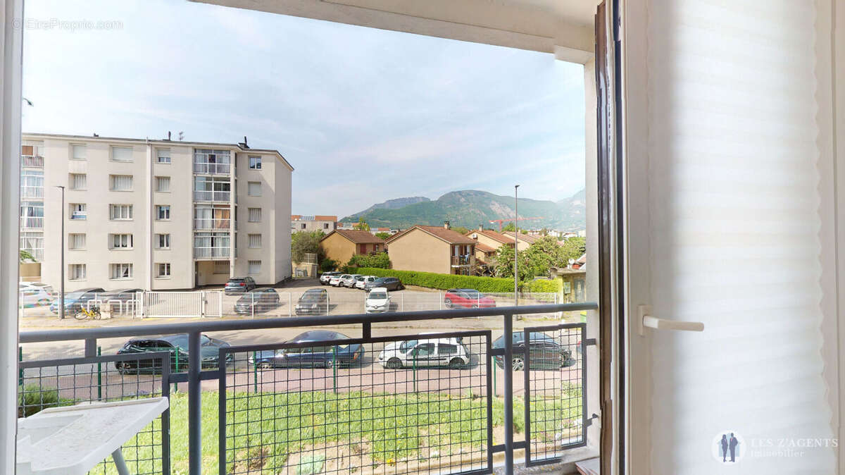 Appartement à SAINT-MARTIN-D'HERES