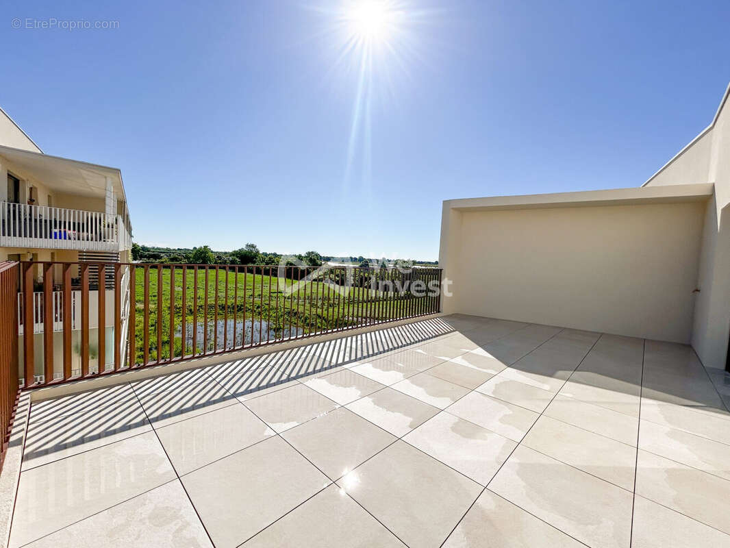 Appartement à MAUGUIO