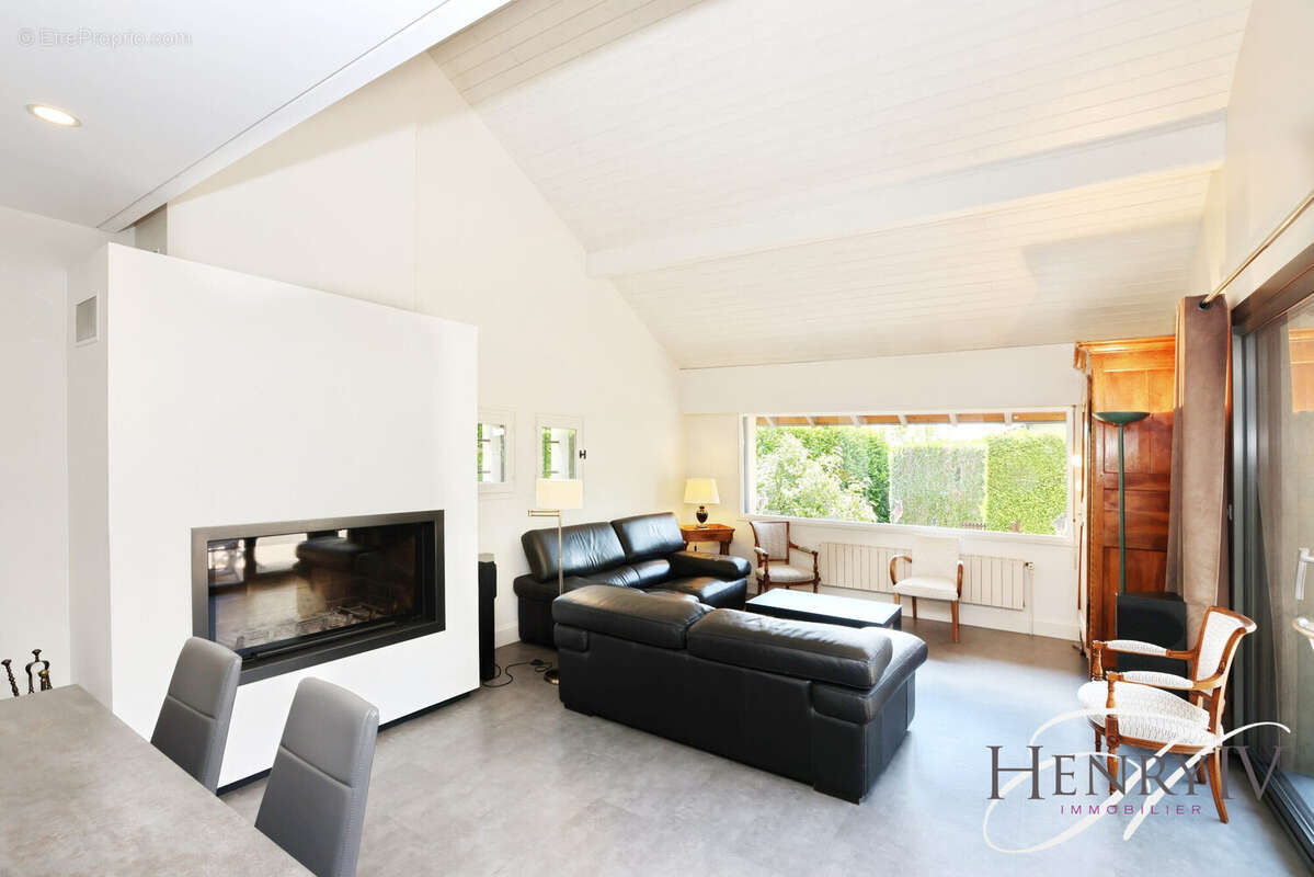 Maison 130 m² à Saint-Ismier  - photo 9