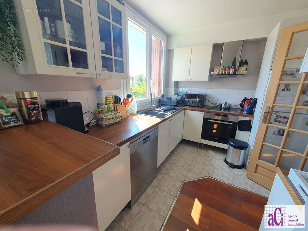 Appartement à L&#039;HAY-LES-ROSES