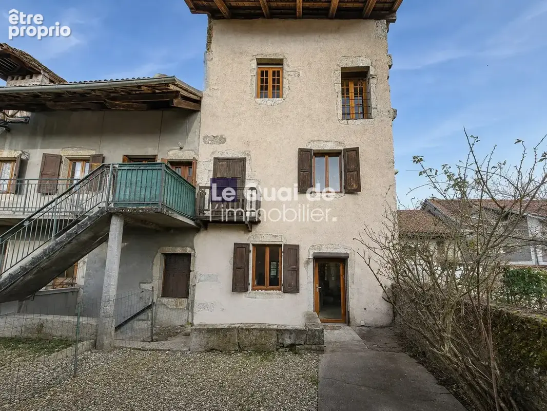 Maison à YENNE