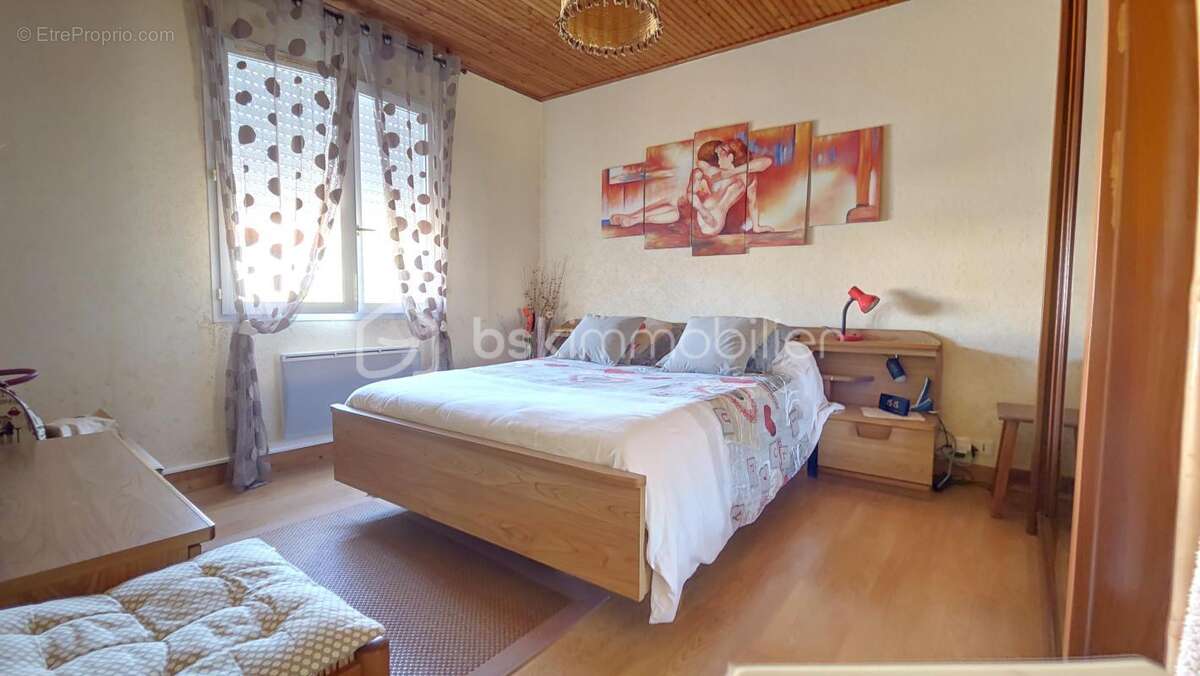 Maison 2 chambres, 2 garages centre ville - photo 5