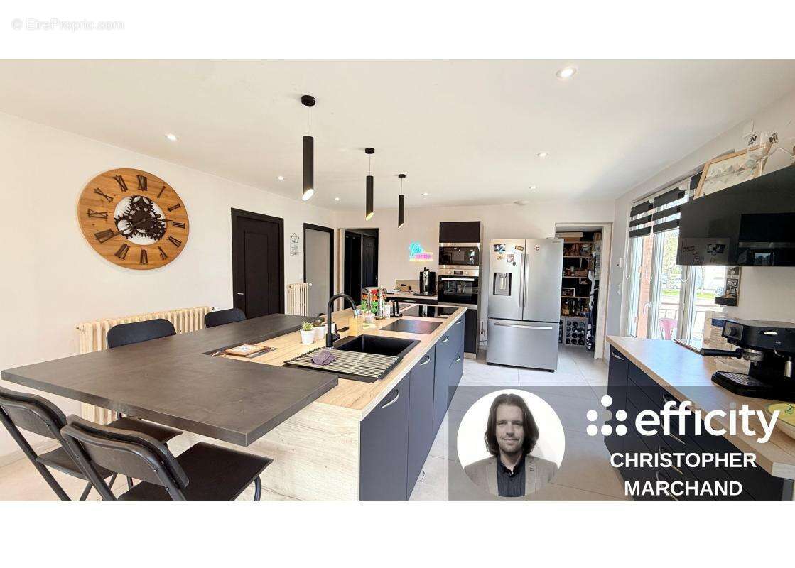 Maison à MONTREAL-LA-CLUSE