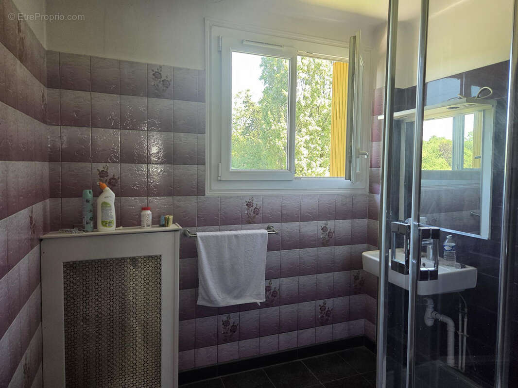 À Vendre : Grand Appartement Traversant de 4 Pièces - photo 9