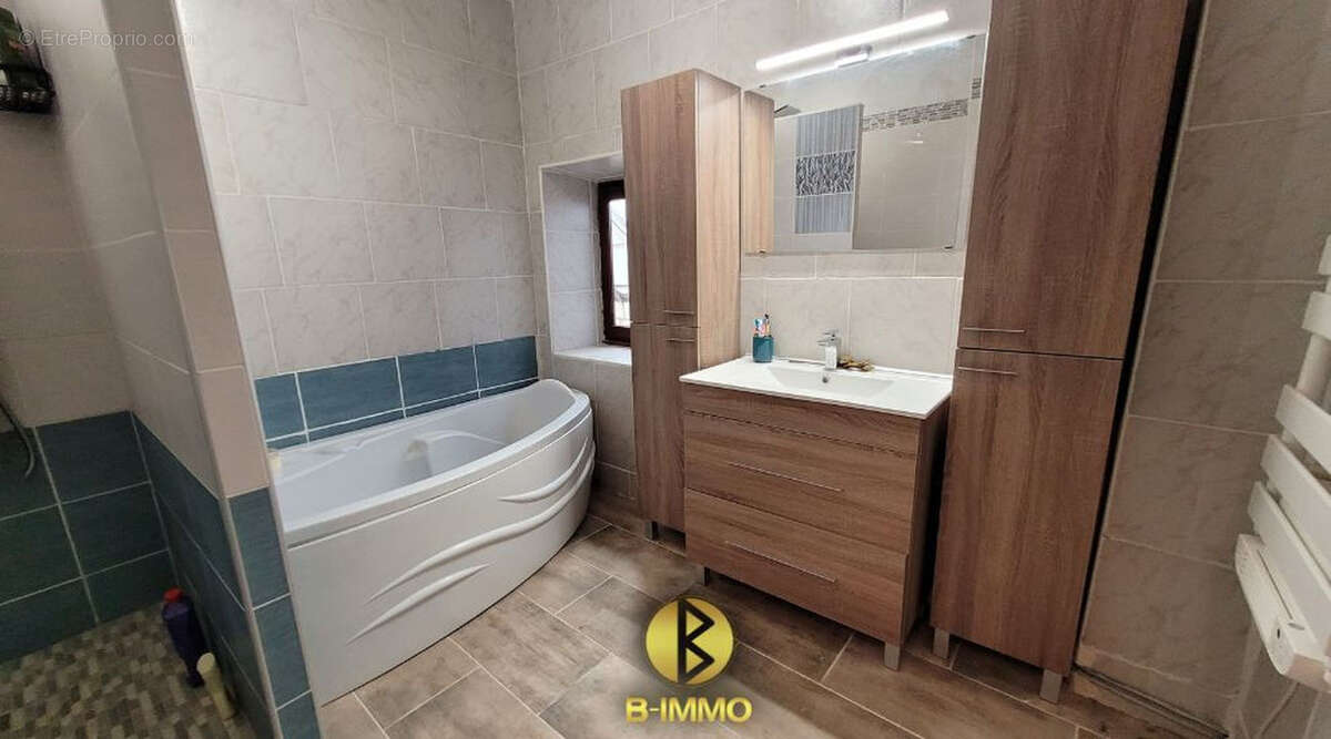 Maison à LE PEAGE-DE-ROUSSILLON