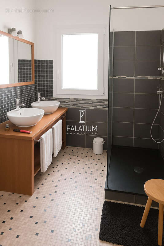 Maison à ROQUEBRUNE-SUR-ARGENS