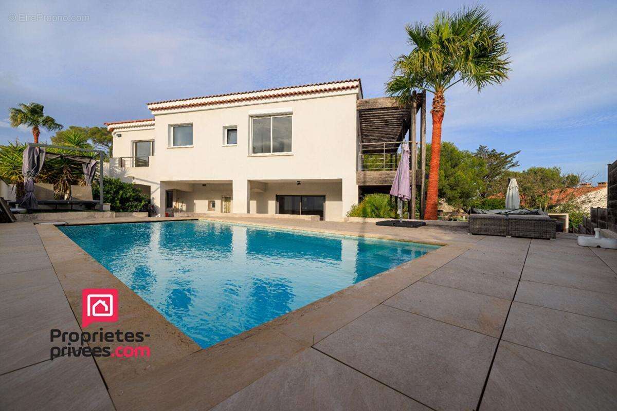 Maison à LES ISSAMBRES