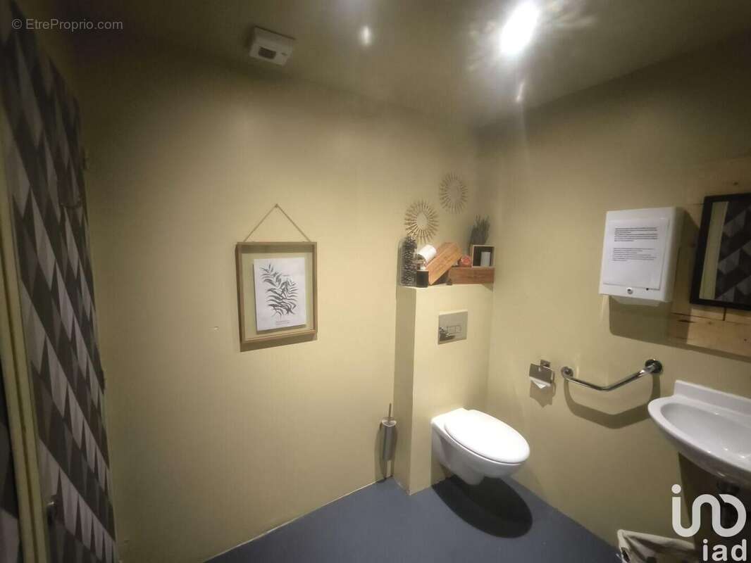 Photo 7 - Commerce à BANON