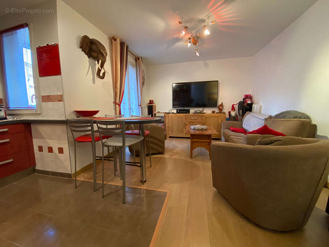 Appartement à CORBEIL-ESSONNES