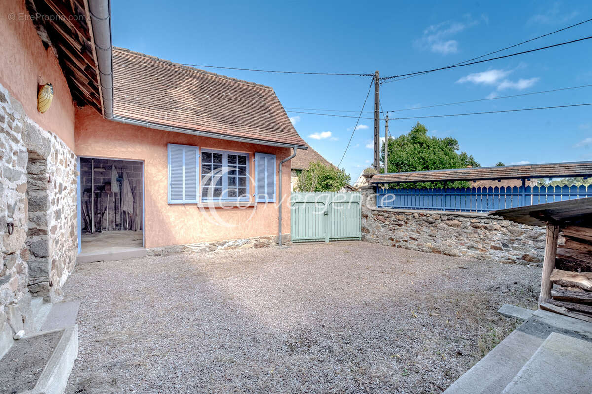 Maison à VICQ-SUR-BREUILH