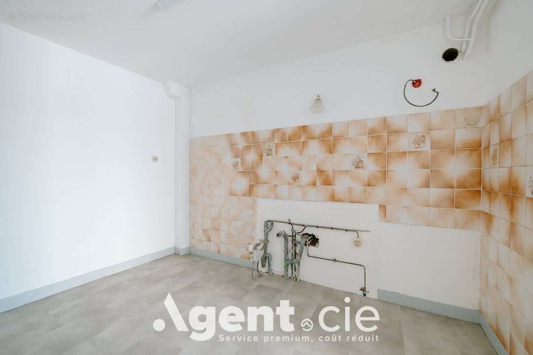 Maison 111 m² à Tessy-Sur-Vire  - photo 7