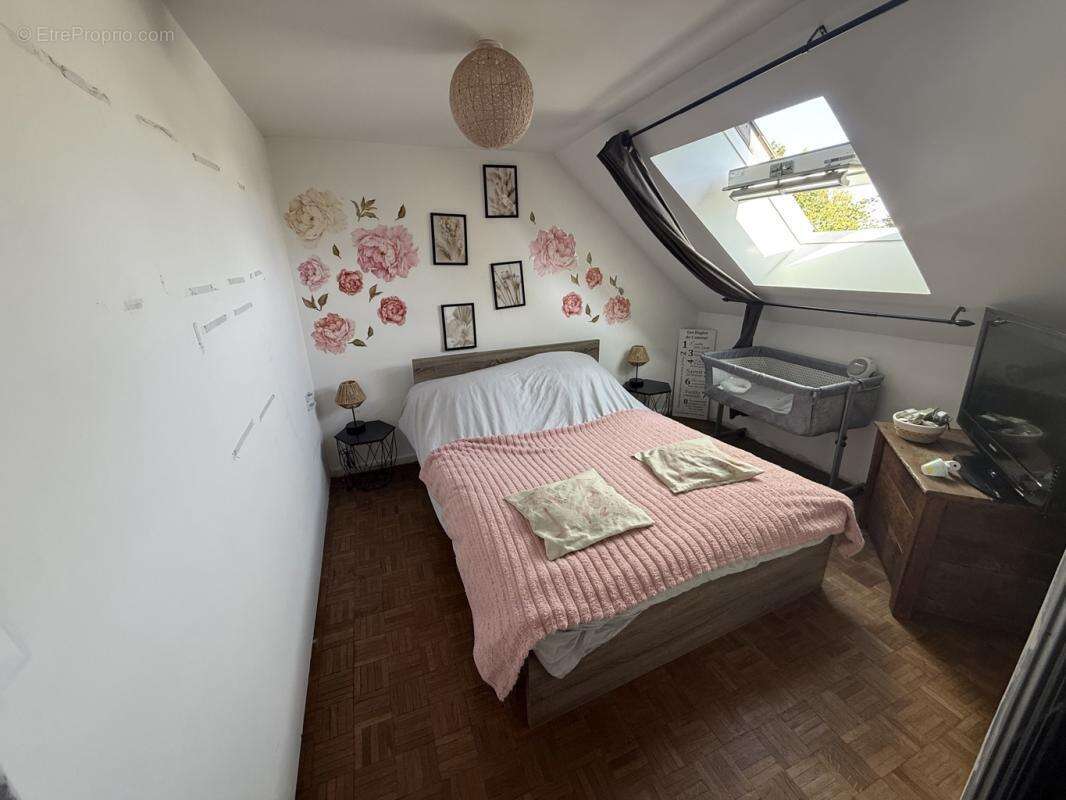 Maison à COLONARD-CORUBERT