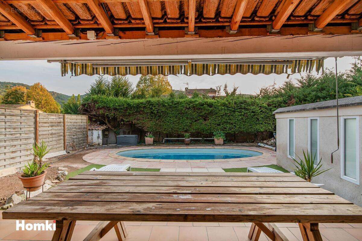 Maison à LE THOLONET