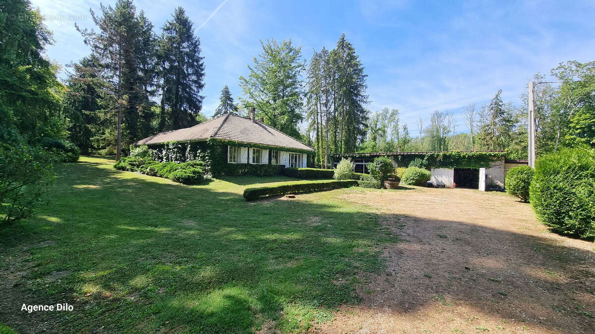 Propriété au coeur d'un parc de 1,3 hectare avec étang et  ru - photo 15