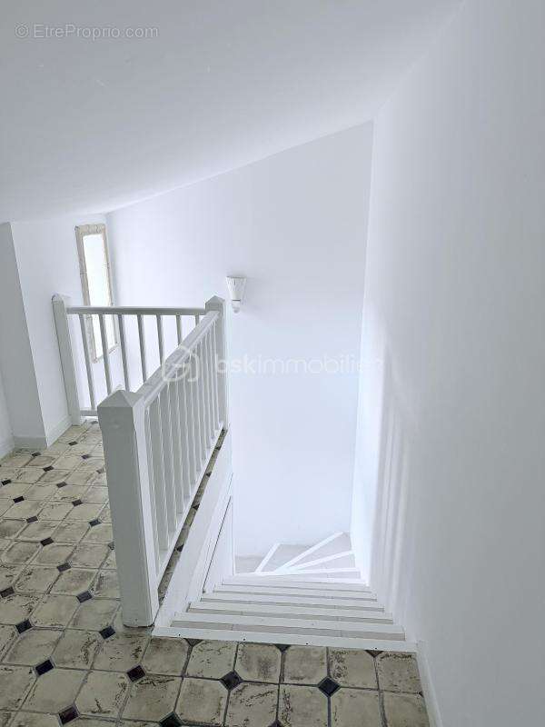 Maison à CHATEAUNEUF-LES-MARTIGUES