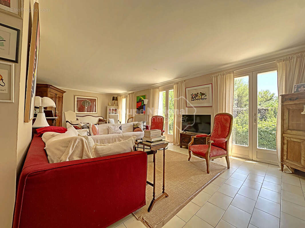 A vendre Villa T5 Fourques (Gard) - photo 4