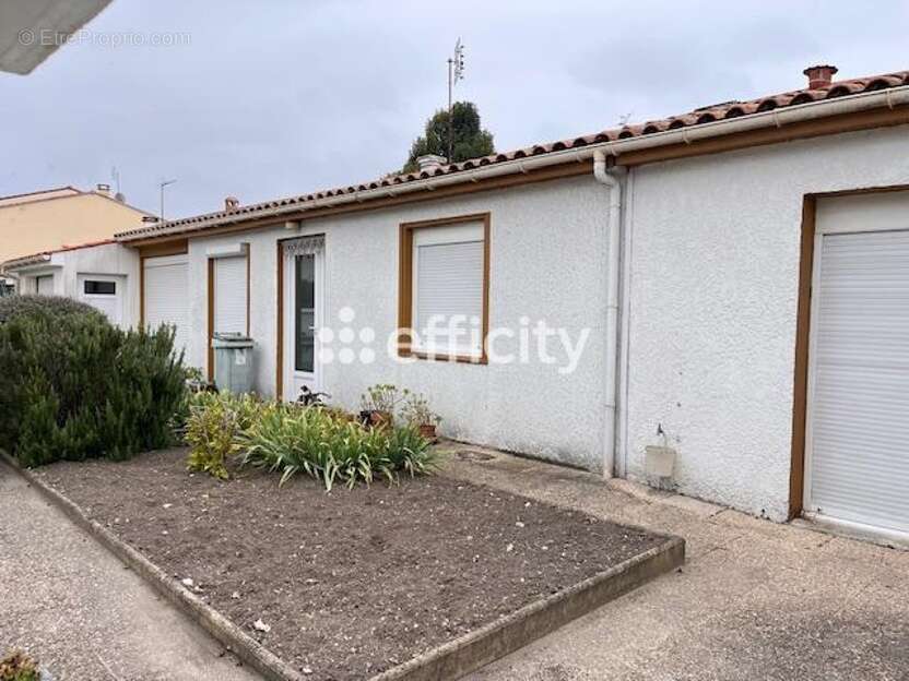Maison 115 m² à Semussac  - photo 21