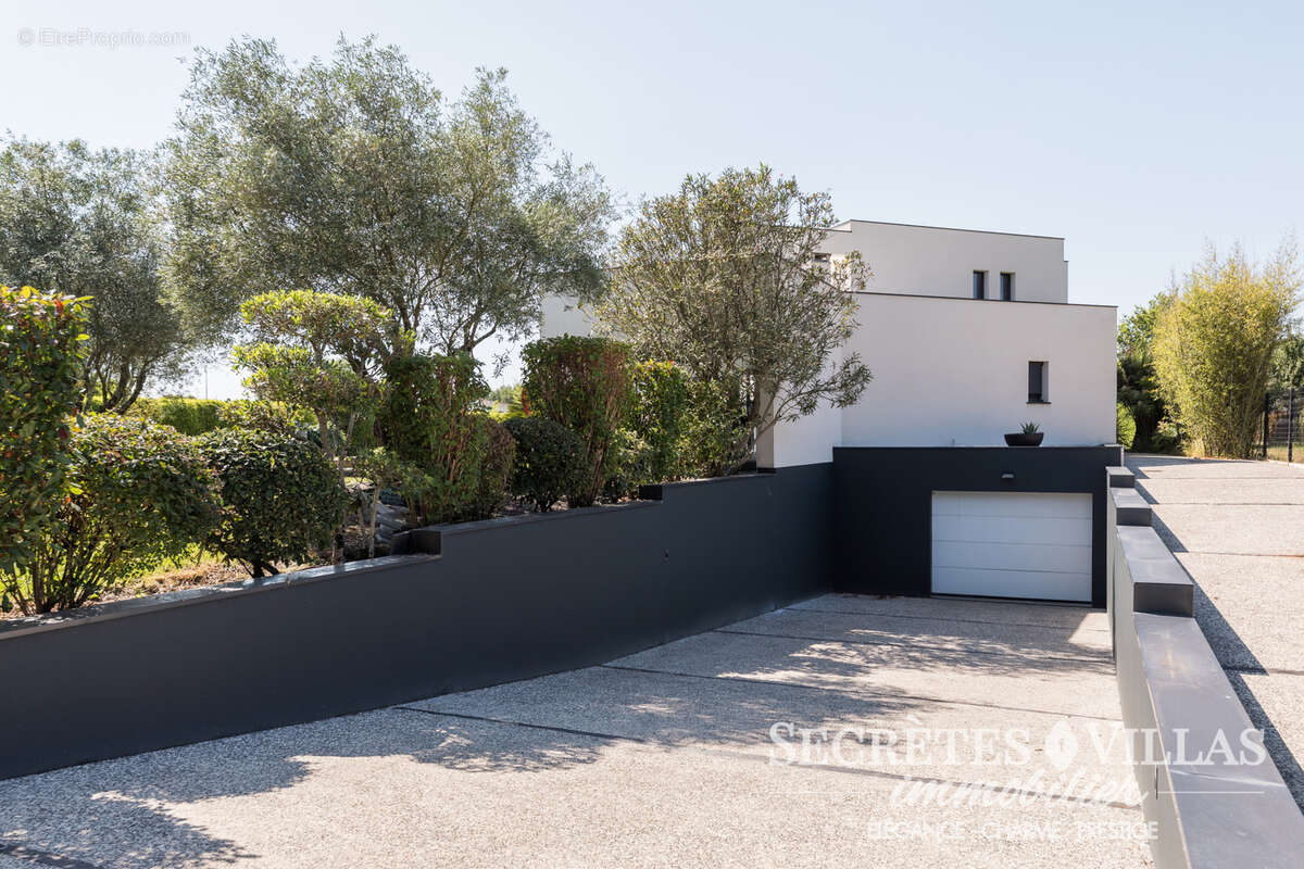 Bouliac villa contemporaine 287m2 avec vue et s/sol 150m2 - photo 19