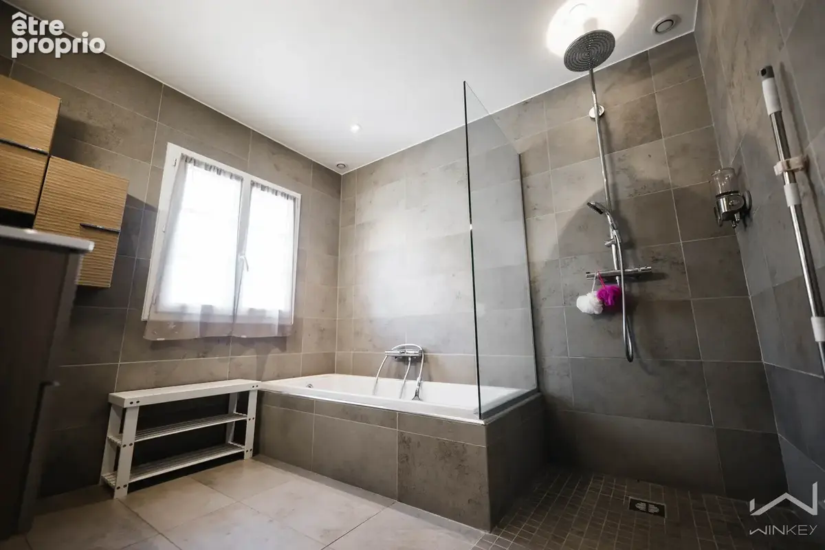 Maison de ville familiale avec dépendance aménagée, grand jardin et fort potentiel (terrain de 809m2) - photo 16