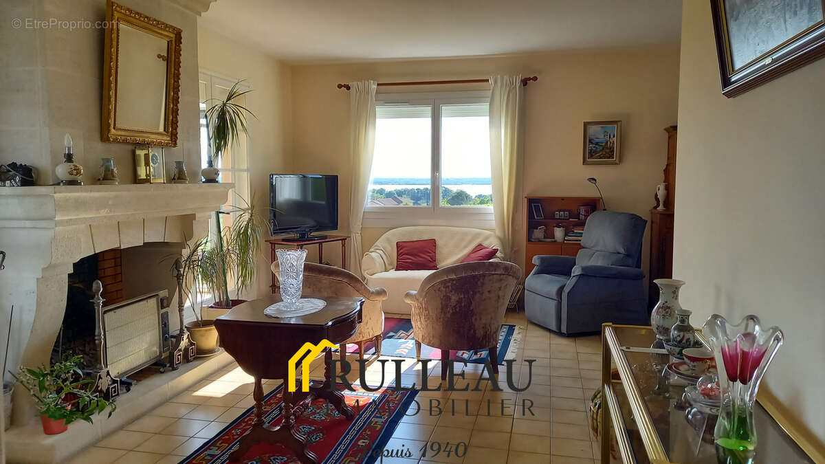 Maison familiale avec vue estuaire, terrasse et grand terrain arboré à Plassac - photo 7