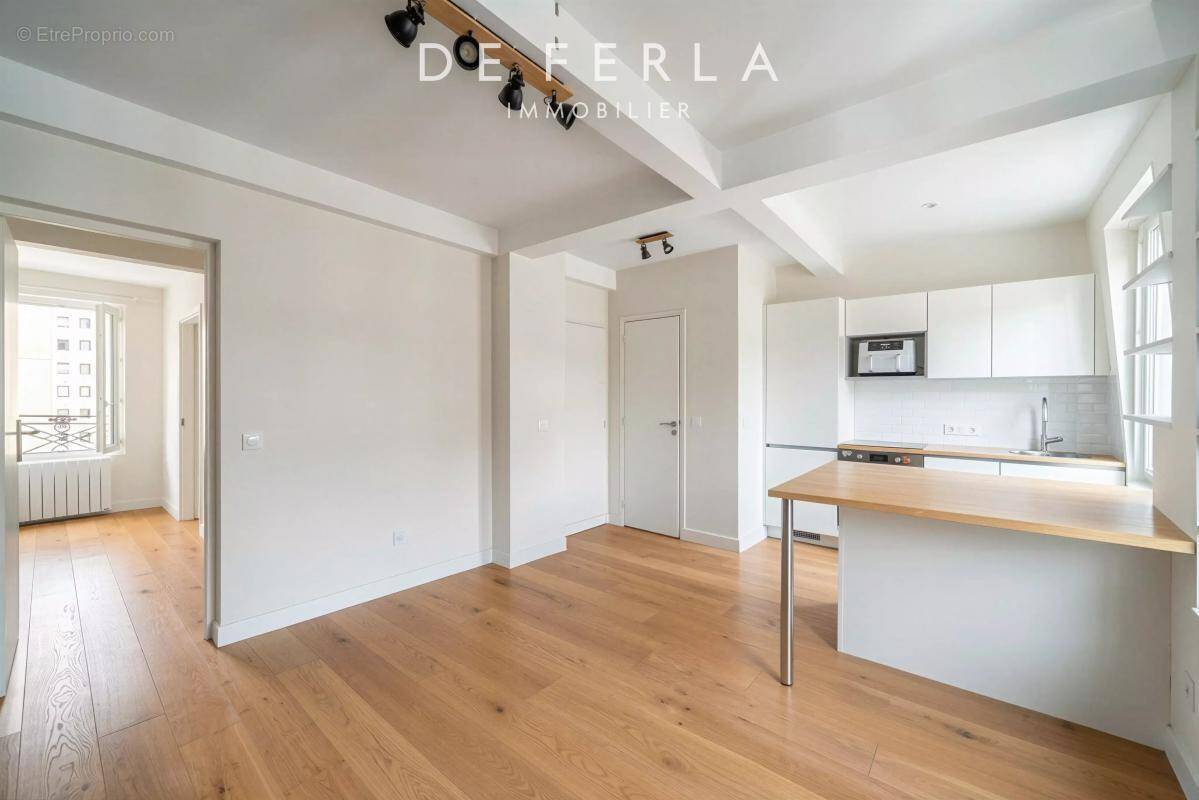 Appartement à PARIS-15E
